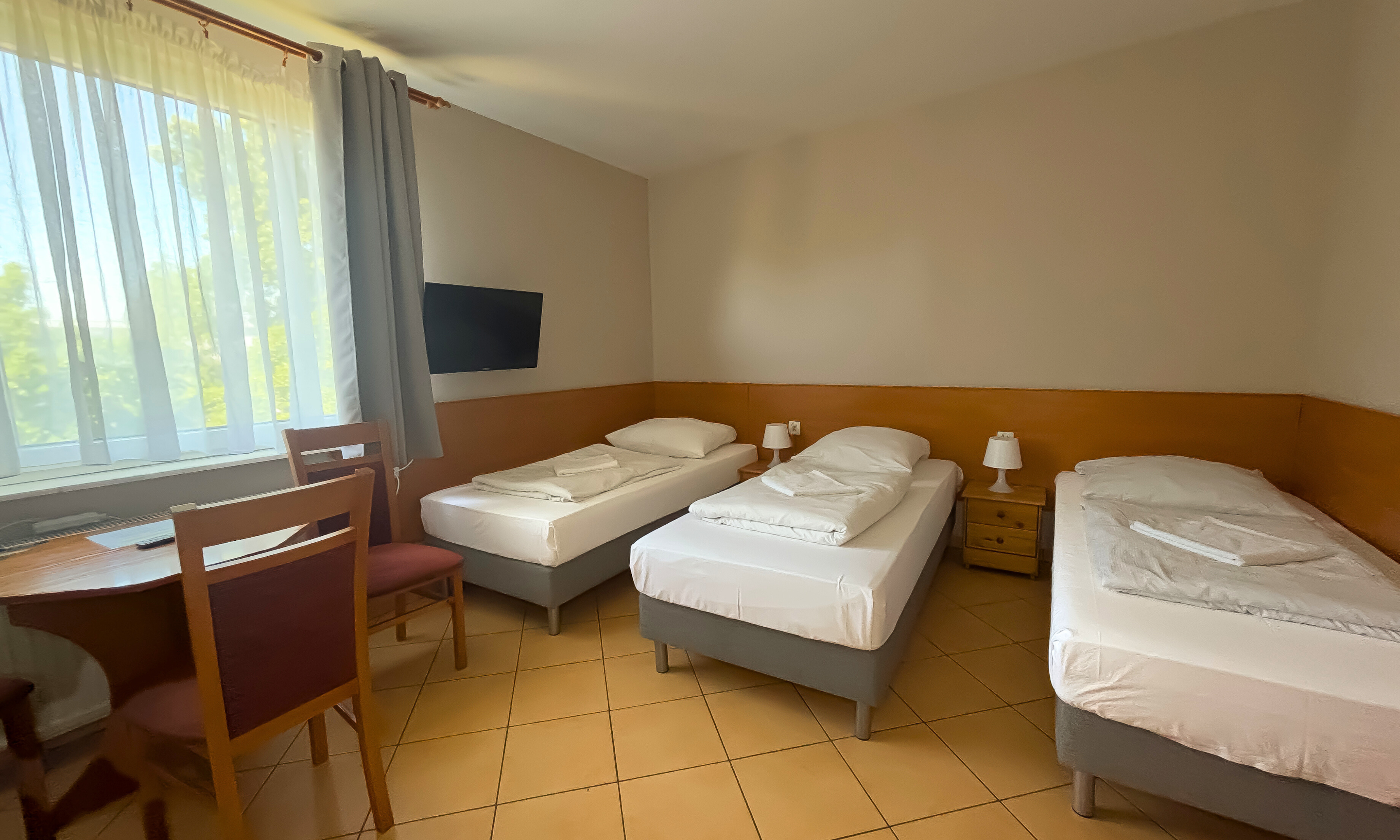 Pokój czteroosobowy z prywatną łazienką