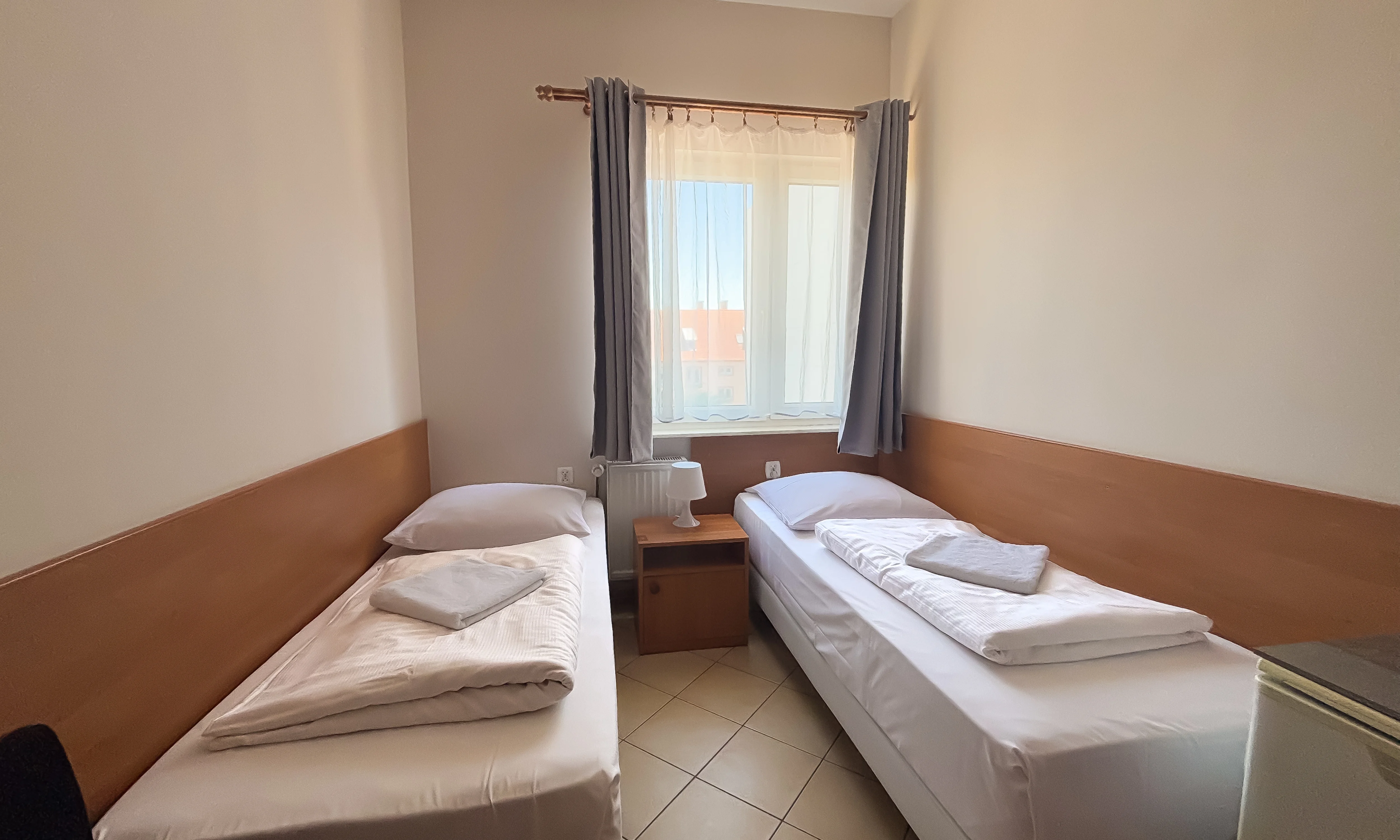 Pokój dwuosobowy ze wspólną łazienką